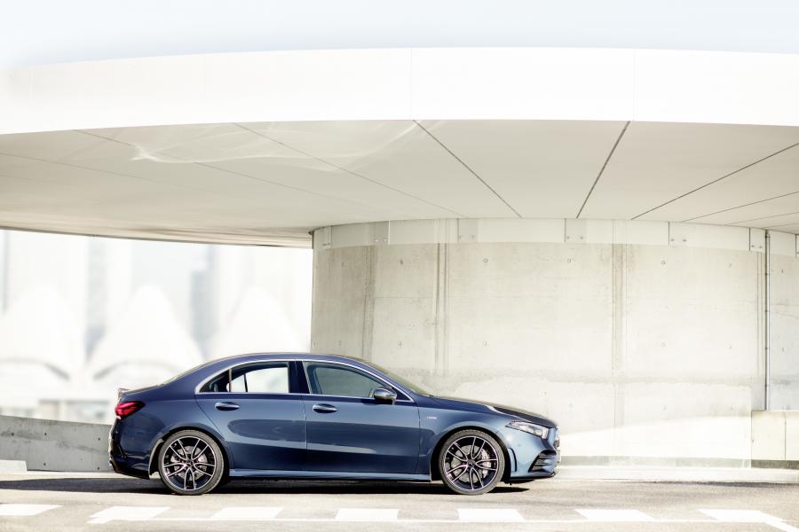  Mercedes-AMG A35 4Matic Sedan (V177) 2019 года  (WW) (фото 16 из 25)